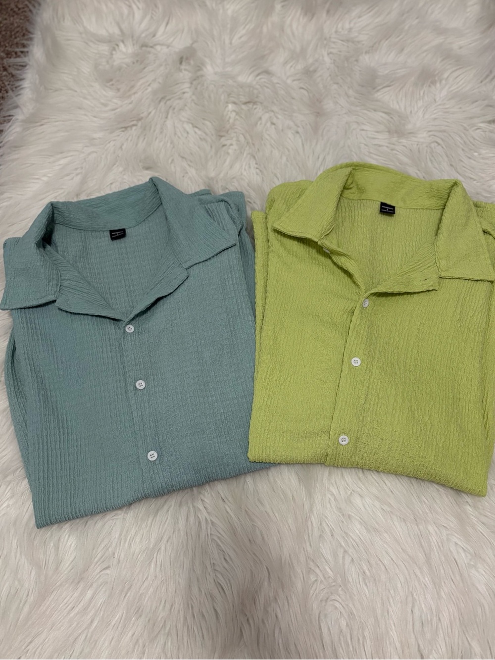 2 Summer Resortwear Textured Short-Sleeve Shirts Sage Green & Lime